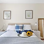 B6 Masts - With Sea Views, Parking And Terrace