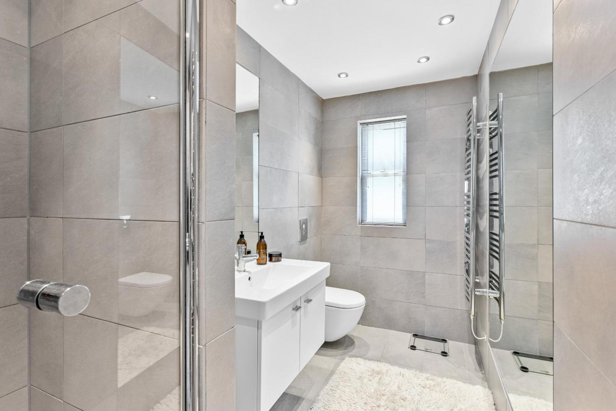 B6 Masts - With Sea Views, Parking And Terrace Torquay