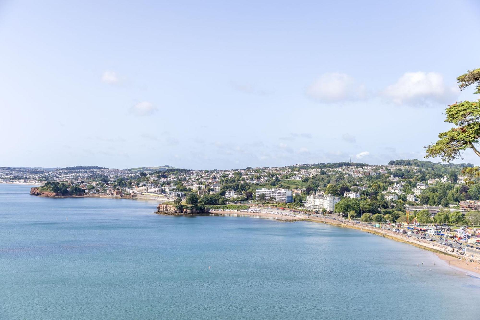 B6 Masts - With Sea Views, Parking And Terrace Apartment Torquay
