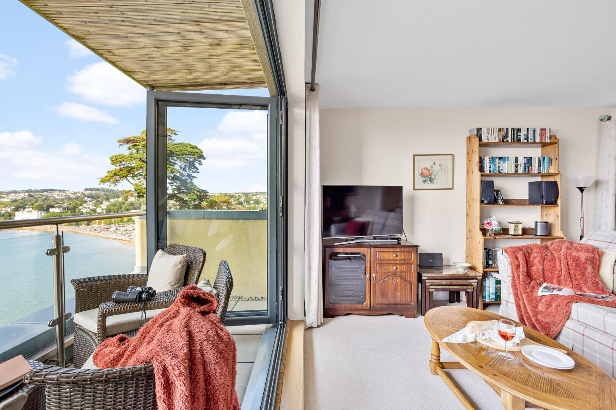 Apartment B6 Masts - With Sea Views, Parking And Terrace