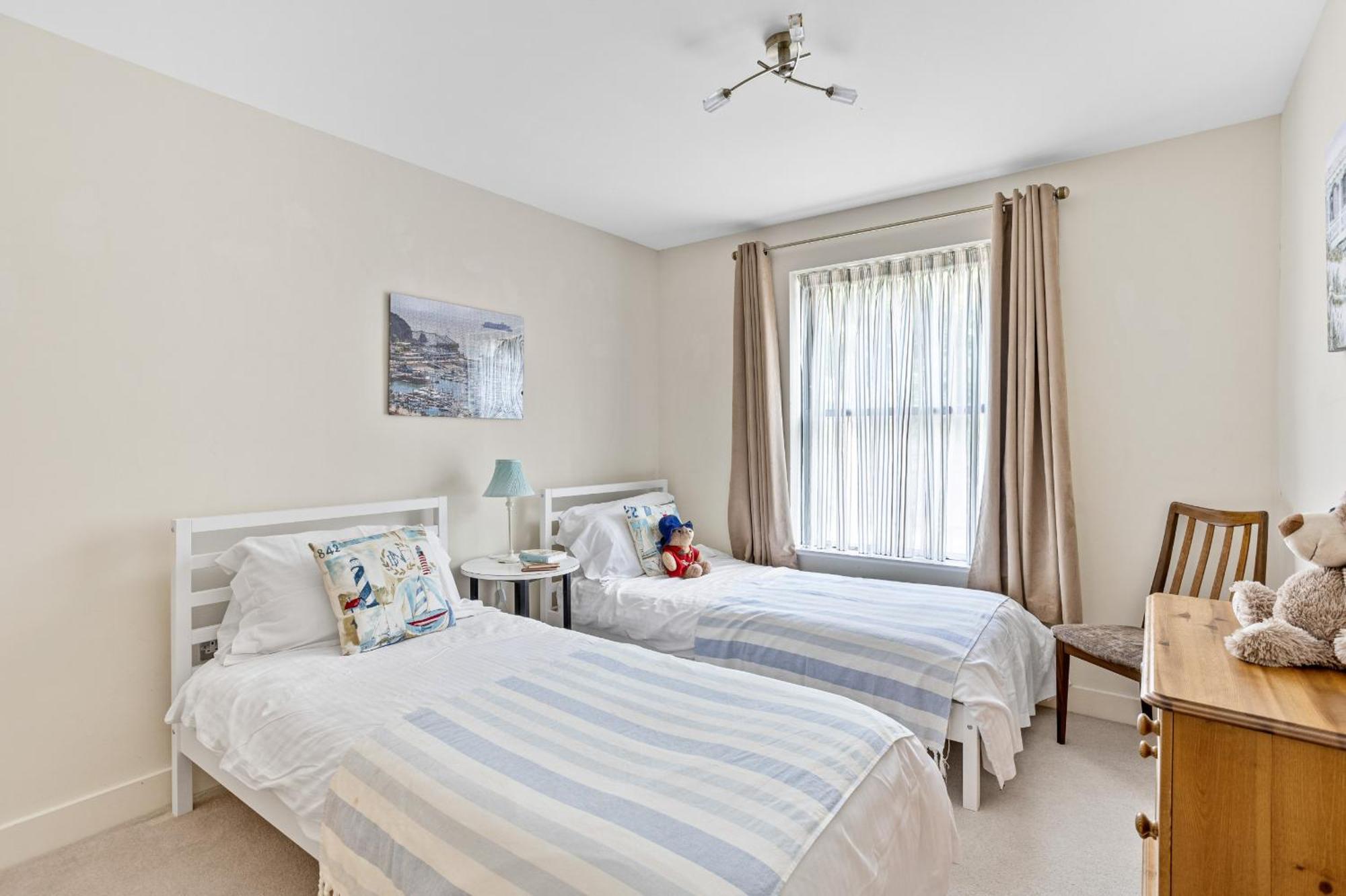 Apartment B6 Masts - With Sea Views, Parking And Terrace Torquay