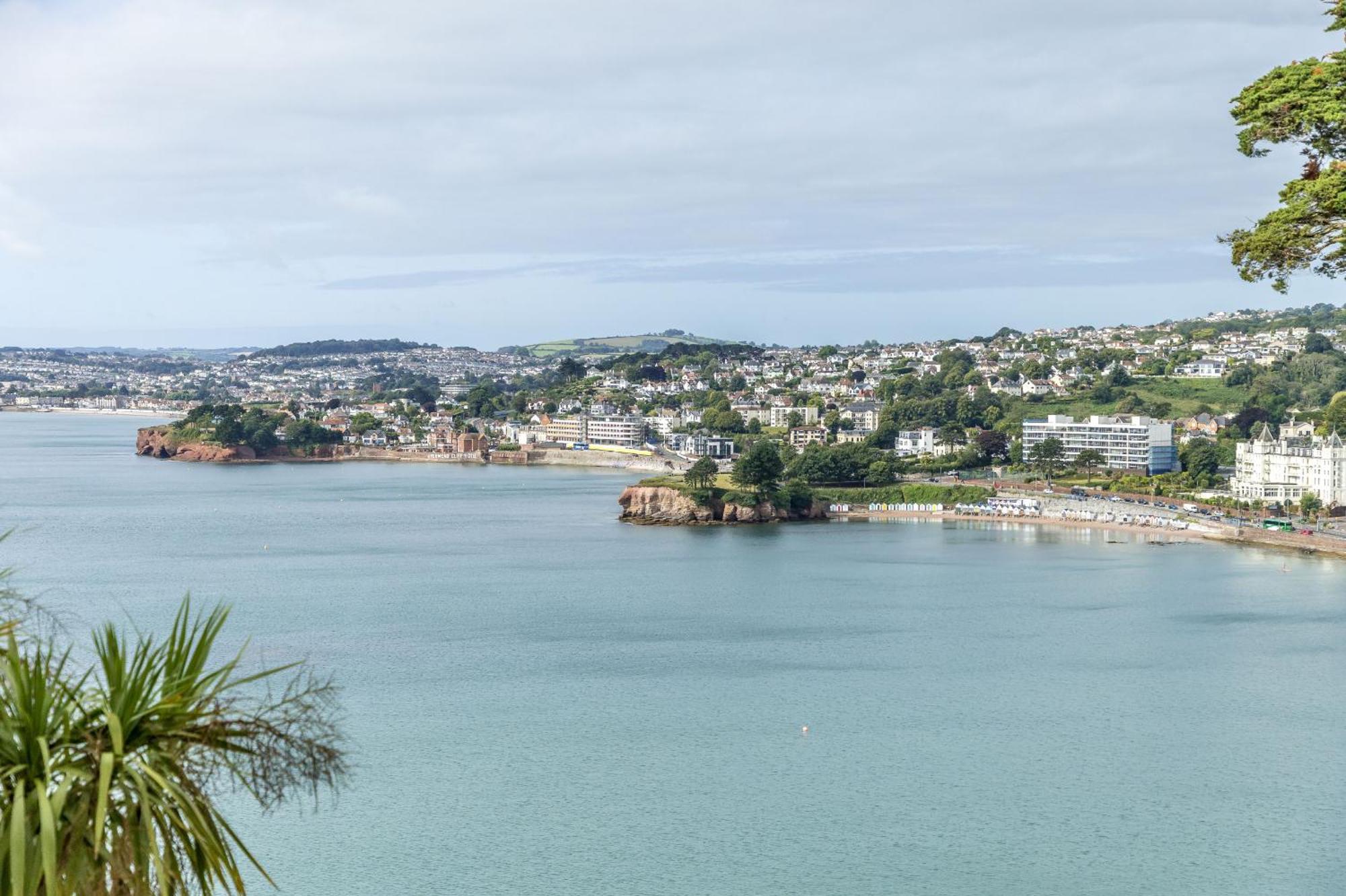 B6 Masts - With Sea Views, Parking And Terrace